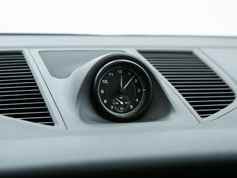 Certified 2025 Porsche Macan image 25