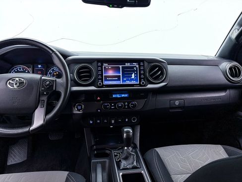 Used 2021 Toyota Tacoma TRD Off-Road w/ Technology Package RWD image 10
