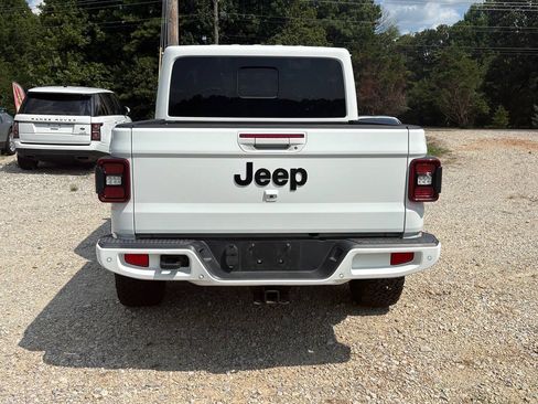 Used 2021 Jeep Gladiator Overland AWD/4WD image 4