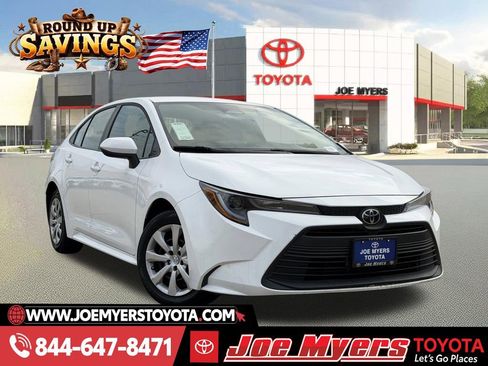 Used 2025 Toyota Corolla LE image 1