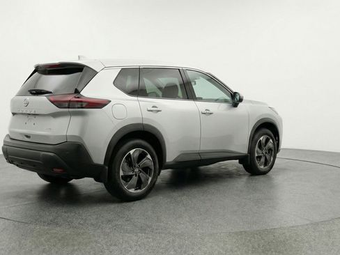 Used 2025 Nissan Rogue SV FWD image 9