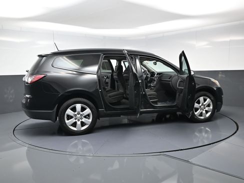 Used 2016 Chevrolet Traverse LT w/ Style and Technology Package image 26