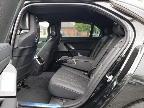 New 2025 BMW 760i xDrive w/ Executive Package image 7