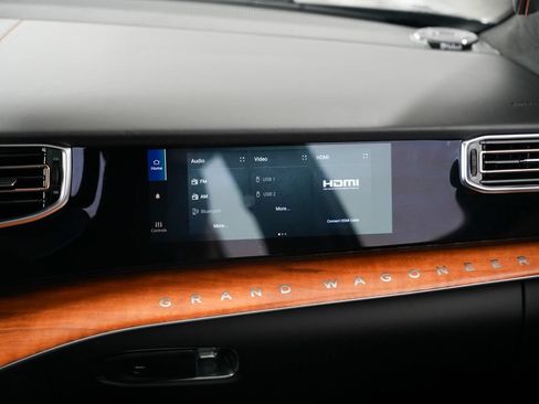 Used 2022 Jeep Grand Wagoneer Series III w/ Rear Seat Video Group 1 AWD/4WD image 25