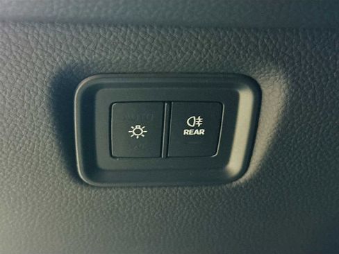 Used 2024 Porsche Cayenne S image 11