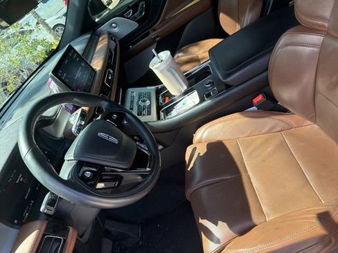 Used 2023 Lincoln Aviator Reserve w/ Equipment Group 201A RWD image 3