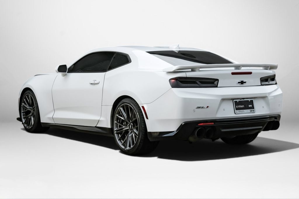 Used 2018 Chevrolet Camaro ZL1 RWD image 8