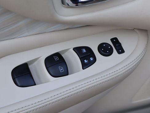 Used 2018 Nissan Murano SV w/ Premium Package FWD image 21