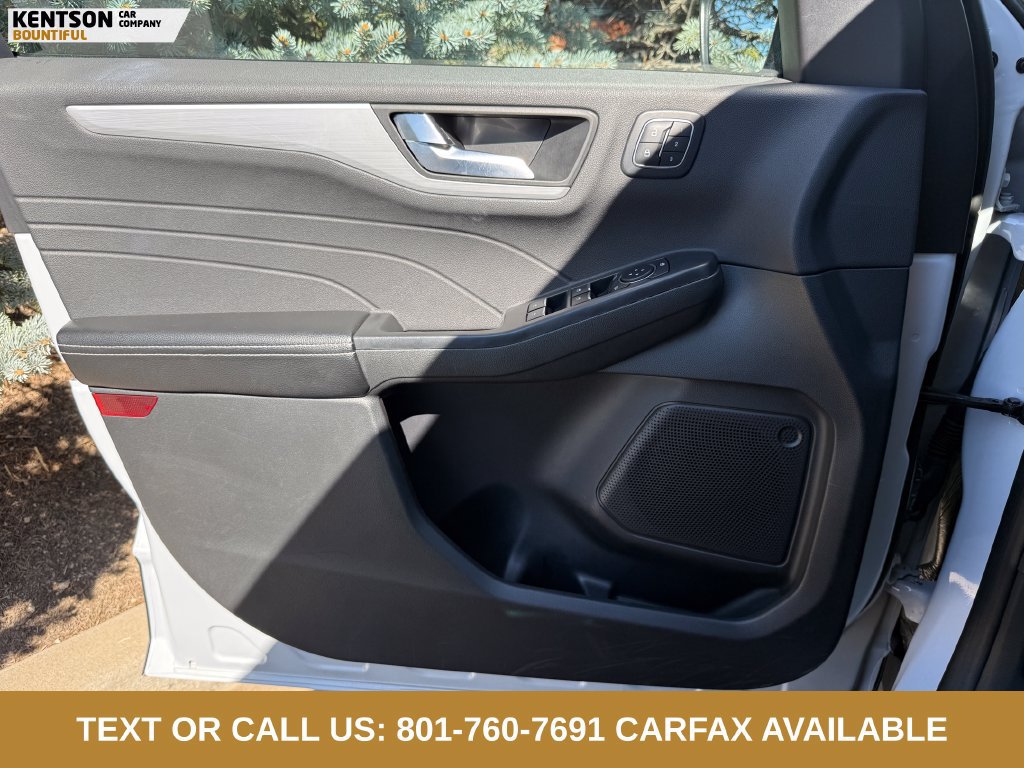 Used 2025 Ford Escape Platinum AWD/4WD image 19