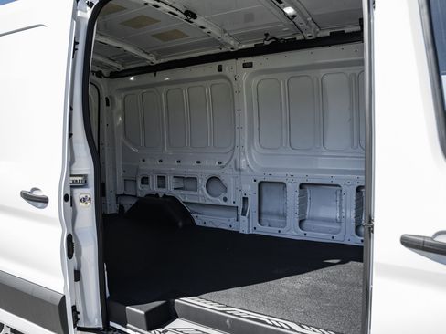 New 2026 Ford Transit 250 148 Medium Roof image 30