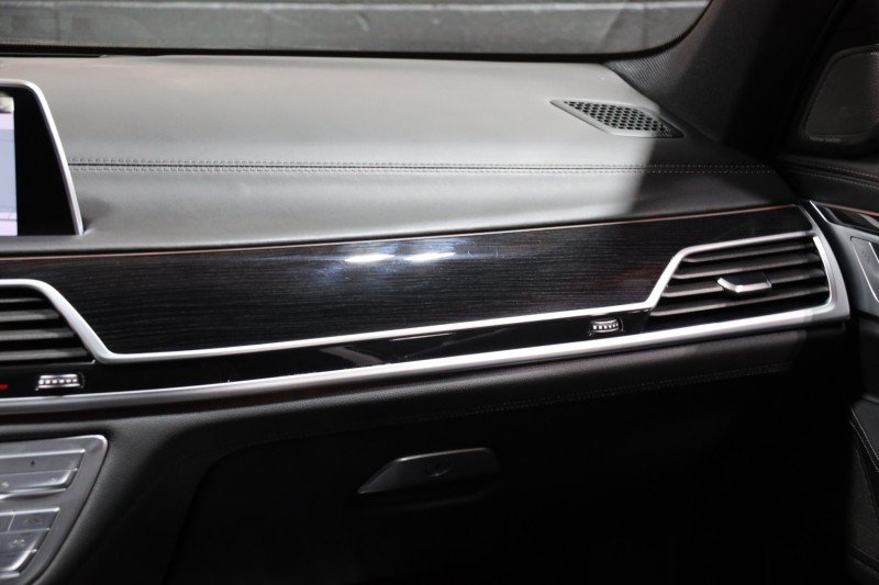 Used 2020 BMW 750i xDrive w/ Executive Package AWD/4WD image 64