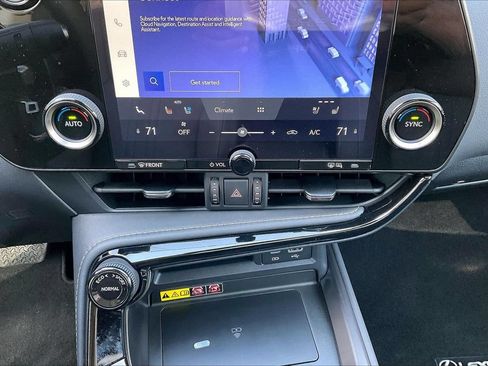 Used 2025 Lexus NX 250 FWD w/ Towing Package (2000 Lbs) image 19