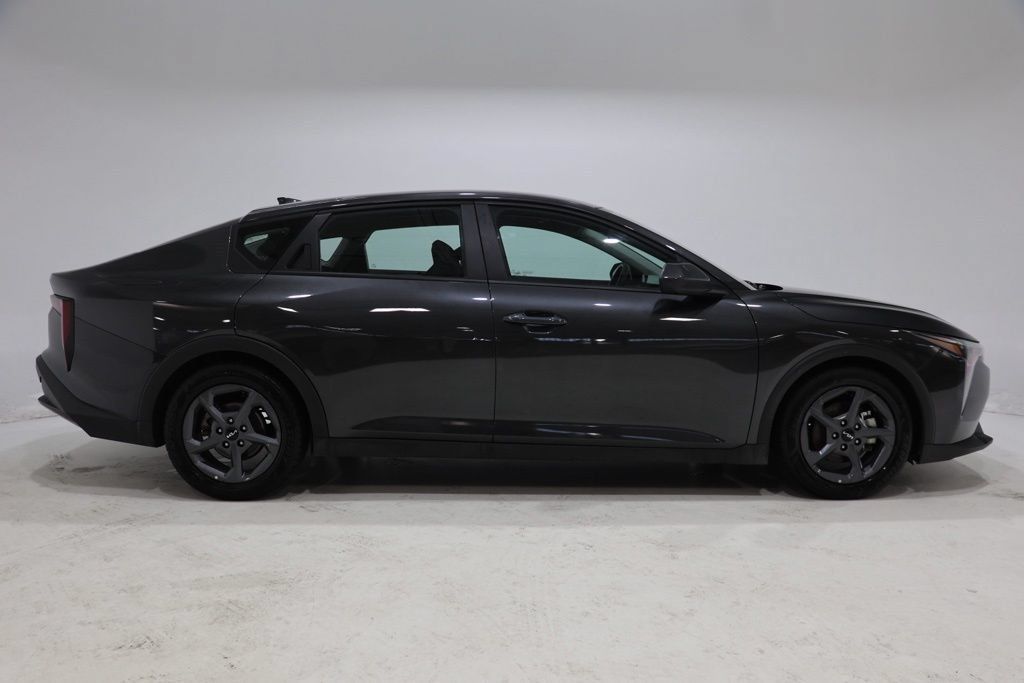 Used 2025 Kia K4 FWD image 9