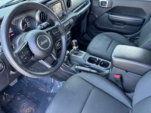 Used 2018 Jeep Wrangler Sport AWD/4WD image 9