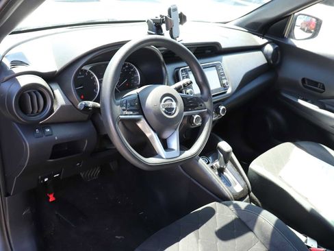 Used 2019 Nissan Kicks S FWD image 10