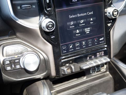 Used 2020 RAM 1500 Laramie AWD/4WD image 16