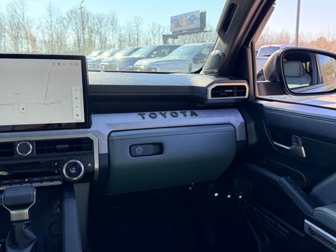 Used 2025 Toyota Tacoma 4x4 Double Cab Hybrid image 41