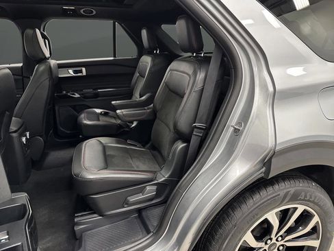 Used 2023 Ford Explorer ST-Line AWD/4WD image 29