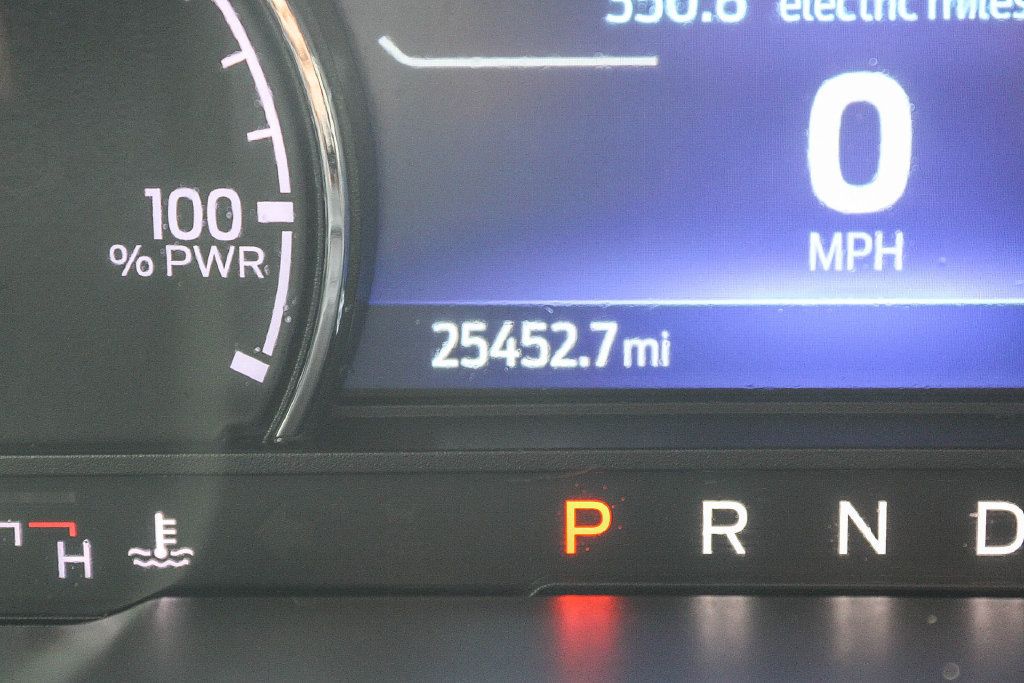 Used 2022 Ford Maverick Lariat w/ Lariat Luxury Package FWD image 28