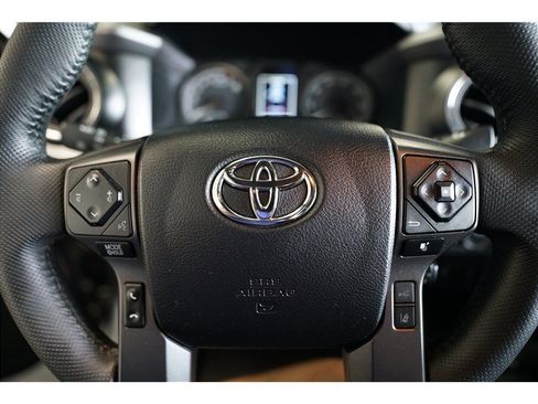 Used 2023 Toyota Tacoma TRD Off-Road w/ Technology Package AWD/4WD image 18