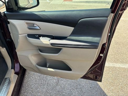 Used 2012 Honda Odyssey Touring Elite image 33