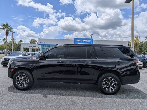 Used 2022 Chevrolet Suburban Z71 AWD/4WD image 6