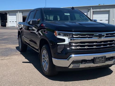 Used 2024 Chevrolet Silverado 1500 LTZ w/ LTZ Premium Package AWD/4WD image 8