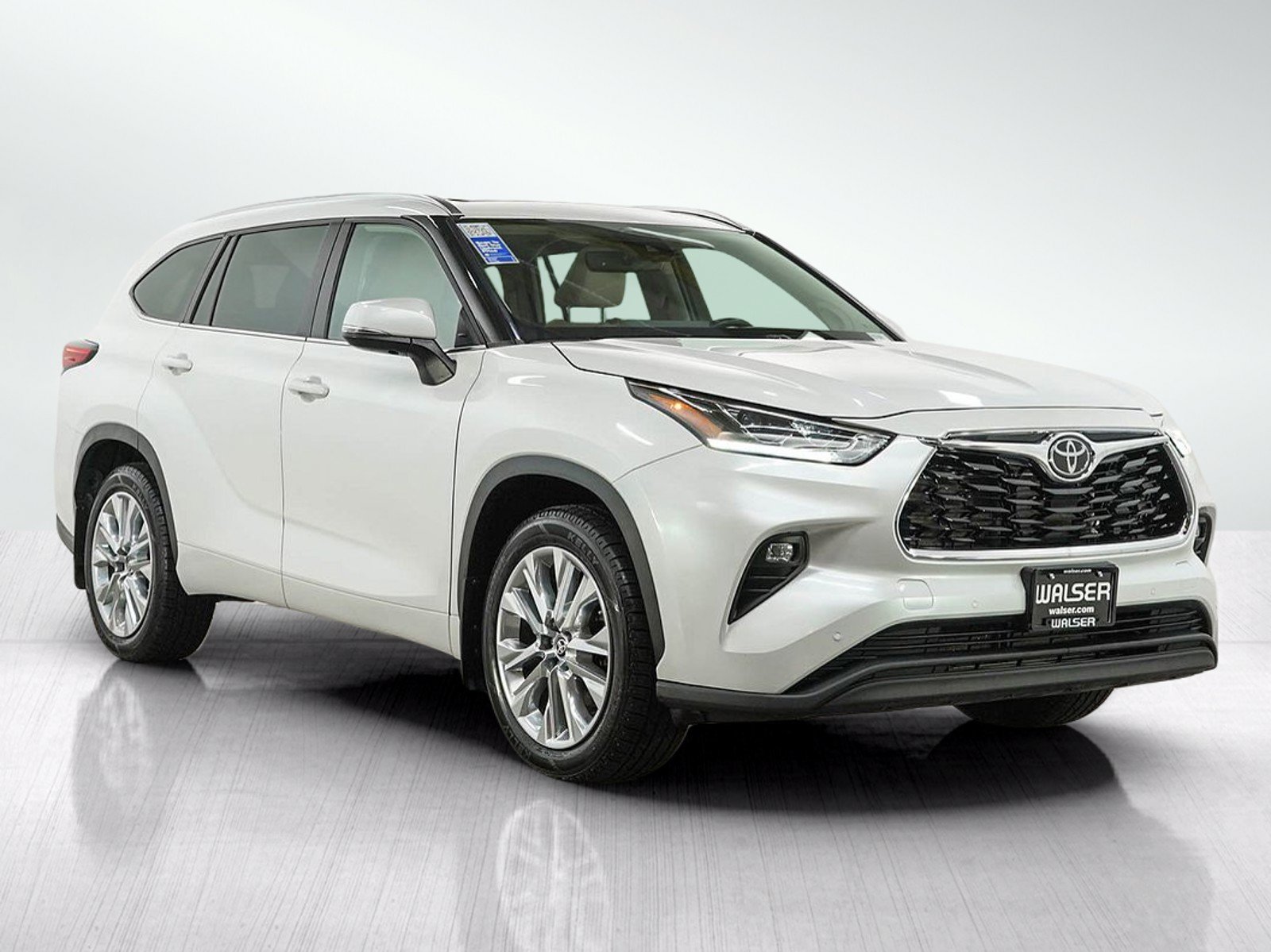 Used 2023 Toyota Highlander Limited AWD/4WD image 7