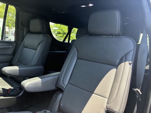 Used 2024 GMC Yukon XL Denali AWD/4WD image 14