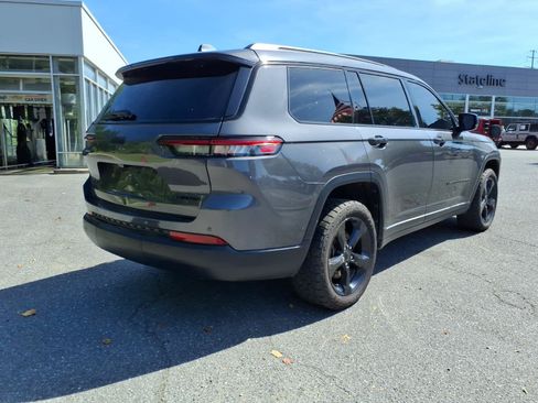 Used 2022 Jeep Grand Cherokee L Limited w/ Black Appearance Package AWD/4WD image 9