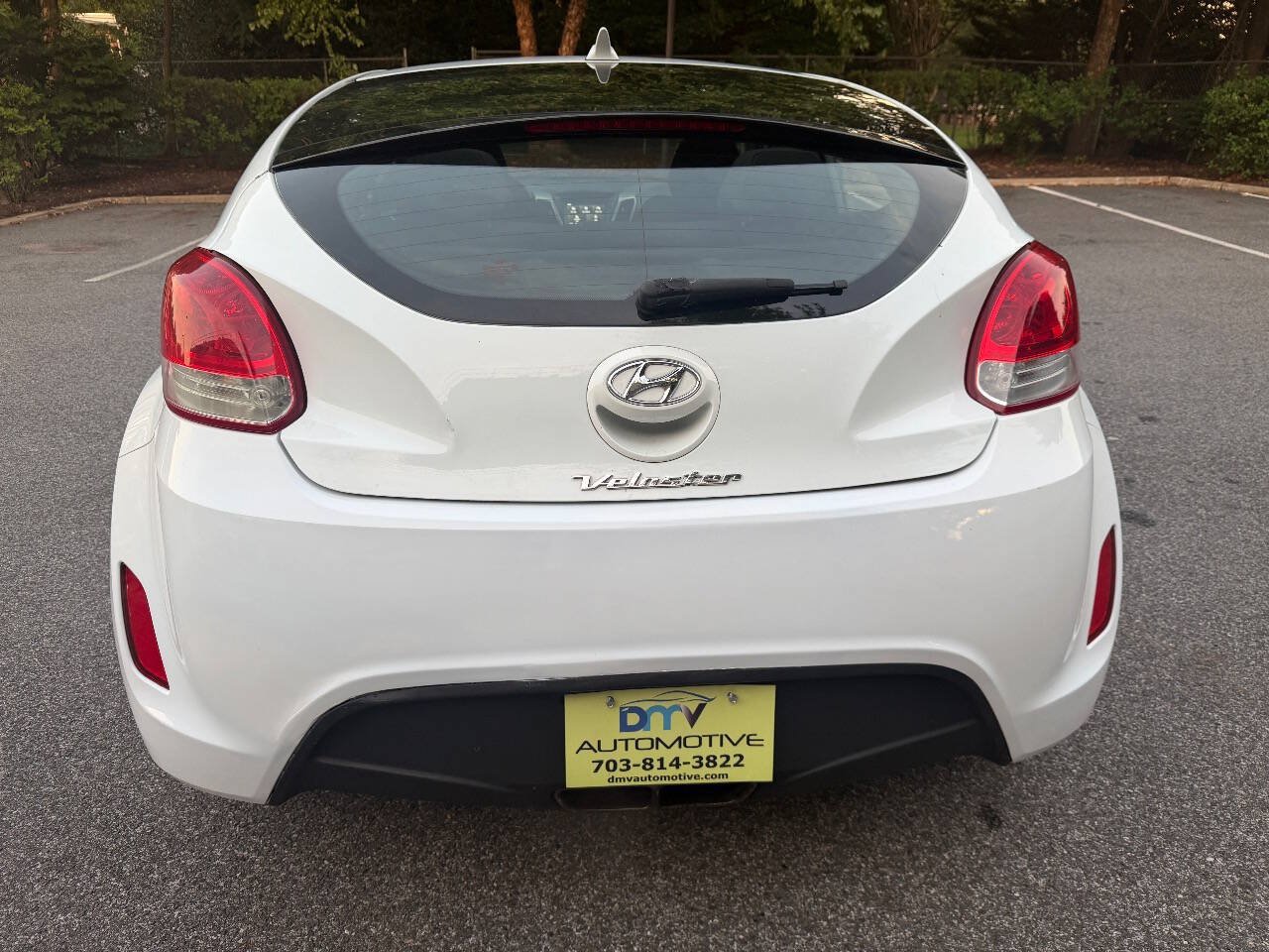 Used 2013 Hyundai Veloster FWD image 4