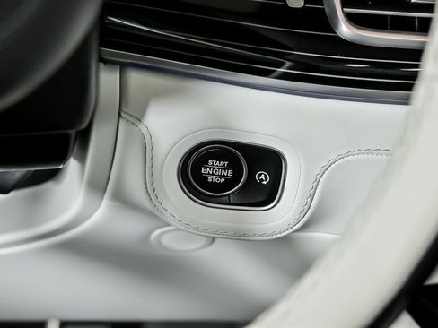 Used 2024 Mercedes-Benz Maybach GLS 600 4MATIC image 32