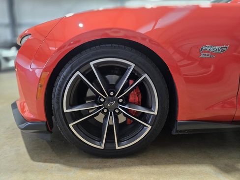 Used 2018 Chevrolet Camaro SS w/ Hot Wheels Edition RWD image 9
