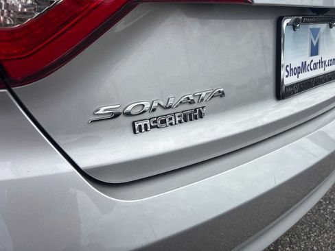 Used 2016 Hyundai Sonata Limited w/ Option Group 04 FWD image 11