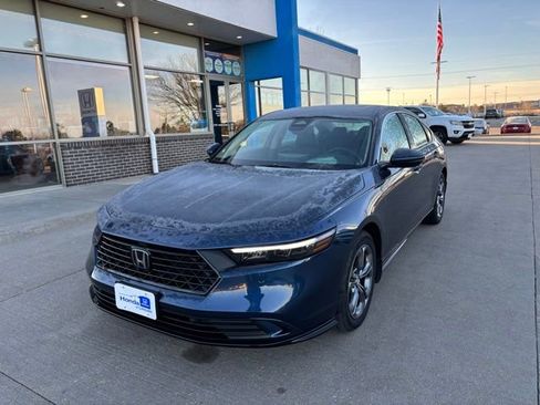 Certified 2025 Honda Accord EX-L image 1