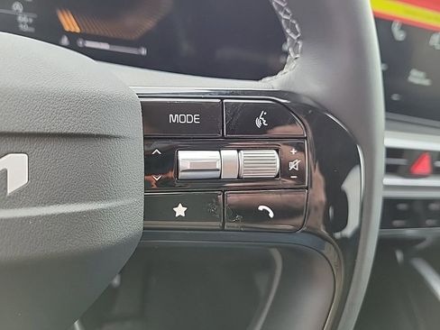New 2026 Kia Sorento LX FWD image 25