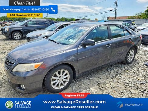 Used 2011 Toyota Camry XLE w/ XLE Extra-Value Pkg #2 FWD image 1