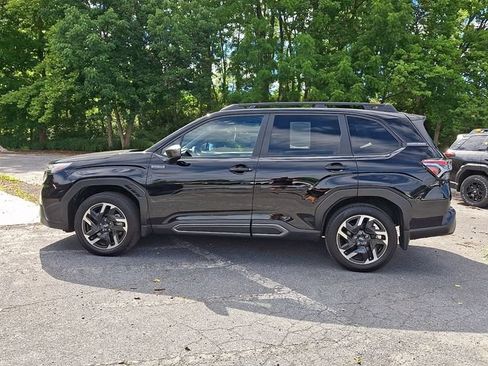 Used 2025 Subaru Forester Limited AWD/4WD image 5