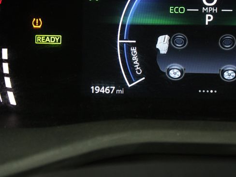 Used 2025 Toyota Camry SE w/ Convenience Package FWD image 37