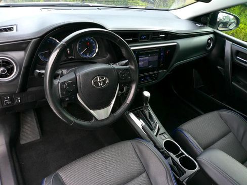 Used 2019 Toyota Corolla SE image 11