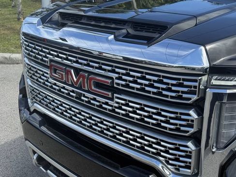Used 2022 GMC Sierra 3500 Denali w/ Denali Ultimate Package AWD/4WD image 7