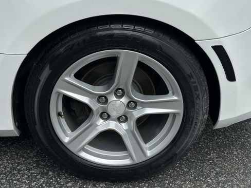 Used 2018 Chevrolet Camaro LT image 11