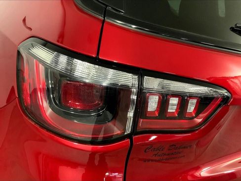 Used 2025 Jeep Compass Trailhawk image 27