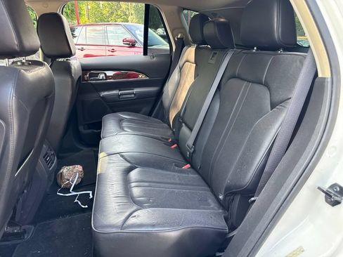 Used 2013 Lincoln MKX FWD image 6