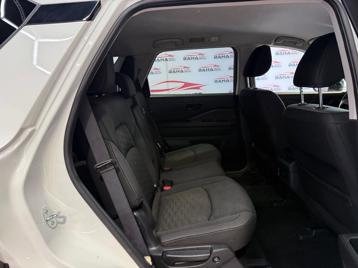 Used 2024 Nissan Pathfinder S AWD/4WD image 42