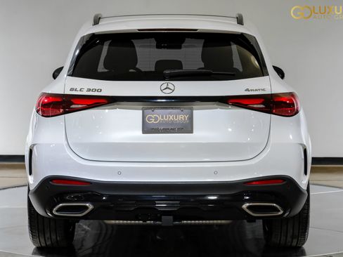 Used 2024 Mercedes-Benz GLC 300 4MATIC image 11