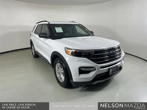 Used 2020 Ford Explorer XLT w/ Equipment Group 202A RWD image 3