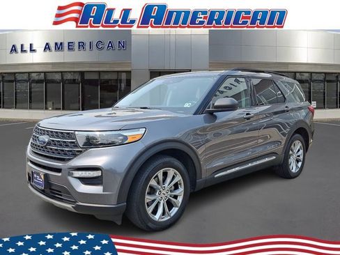 Certified 2023 Ford Explorer XLT w/ Equipment Group 202A AWD/4WD image 1