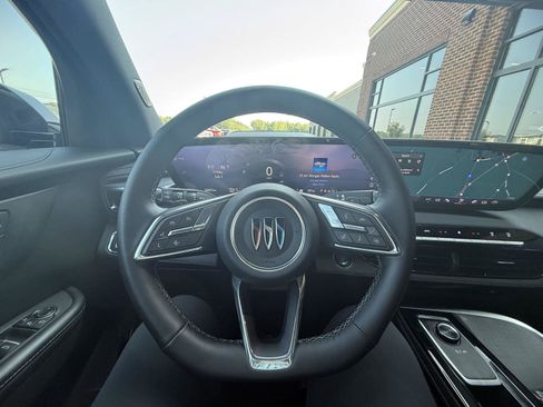Used 2025 Buick Enclave Sport Touring w/ Power Package FWD image 21