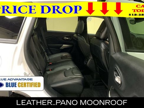 Used 2022 Jeep Cherokee Latitude w/ Sun & Sound Group AWD/4WD image 13